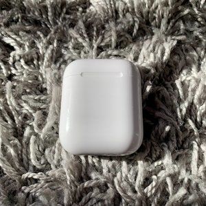 Apple AirPods 2nd Gen Charging Case Only
